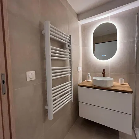 Apartment Au Coeur De Loubet