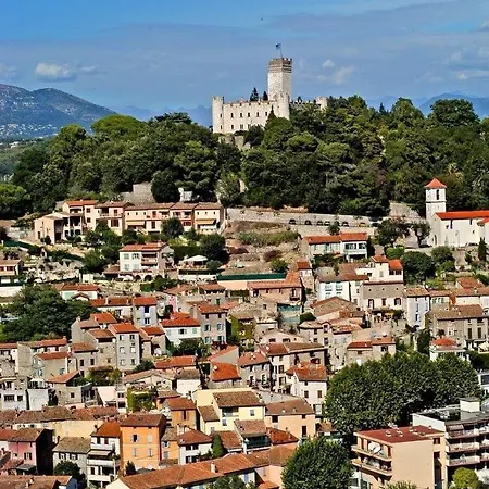 Au Coeur De Loubet Apartment